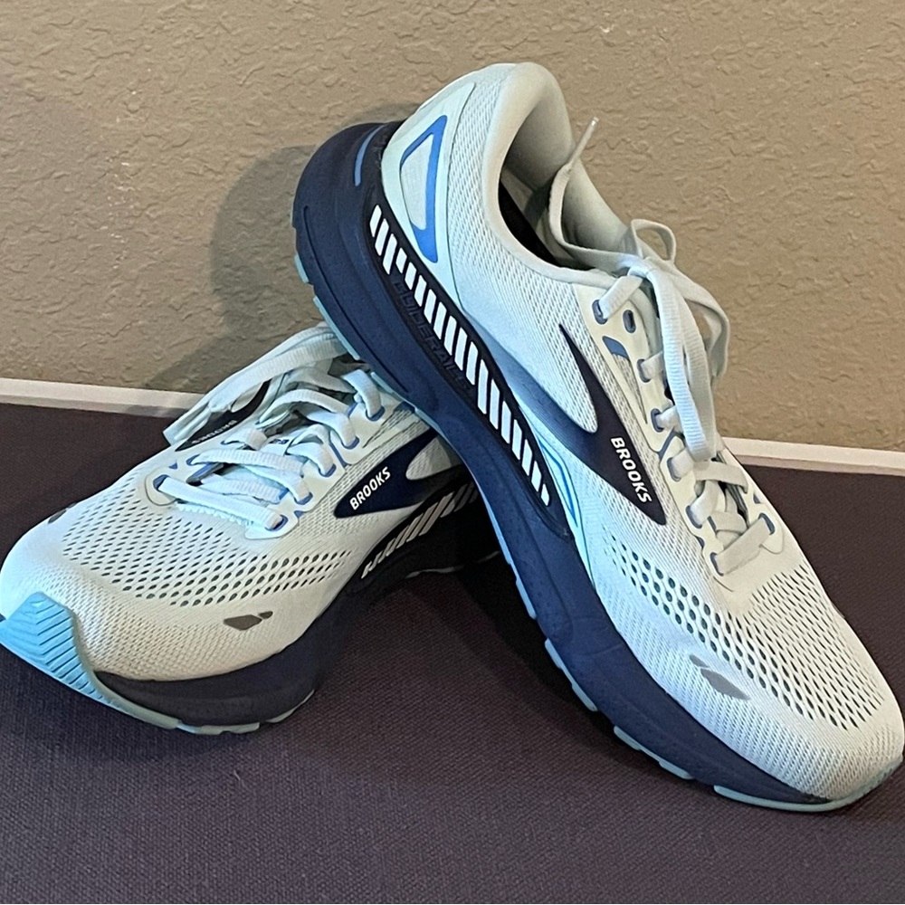 Brooks Adrenaline 23 Running Shoes 12W